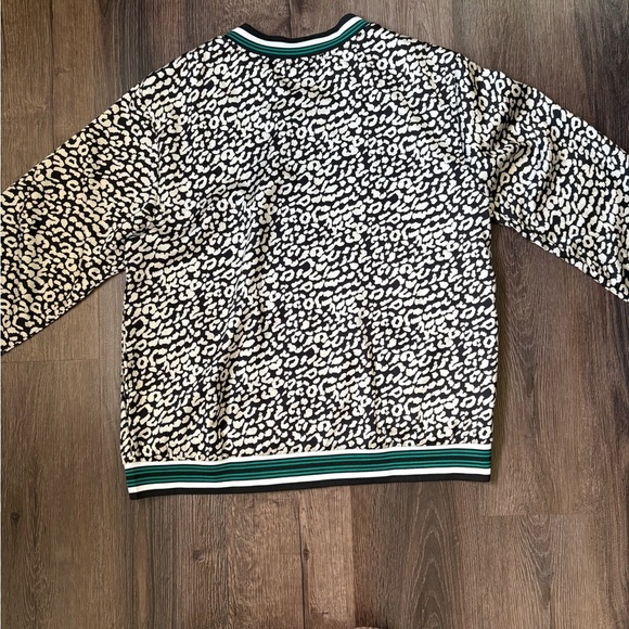 Kori America Women’s Leopard Zip-Up Shirt (Large) - Picture 2 of 8